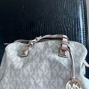 Michael Kors White and Pink Shoulder Bag with Signature Style